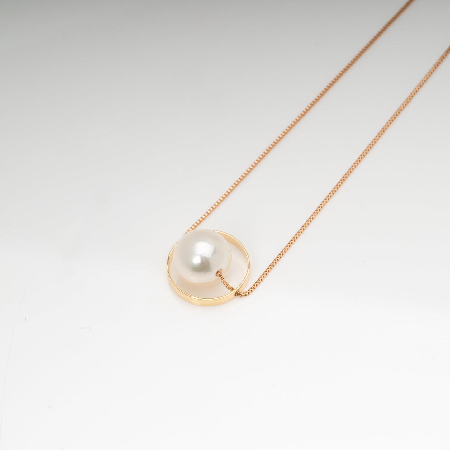 Enso (円相) Necklace - 18K Yellow Gold, 7mm White Rose Akoya Pearl, Circular Minimalist Design, Handcrafted in Japan