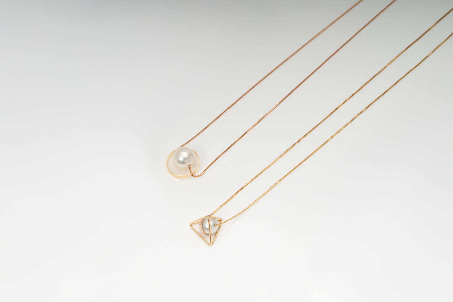 Ku (空) Necklace - 18K Yellow Gold, 5mm White Rose Akoya Pearl, Triangular Pyramid Design, Handcrafted in Japan