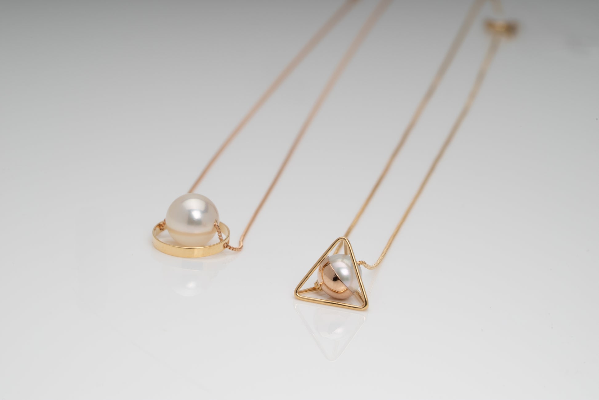 Ku (空) Necklace - 18K Yellow Gold, 5mm White Rose Akoya Pearl, Triangular Pyramid Design, Handcrafted in Japan