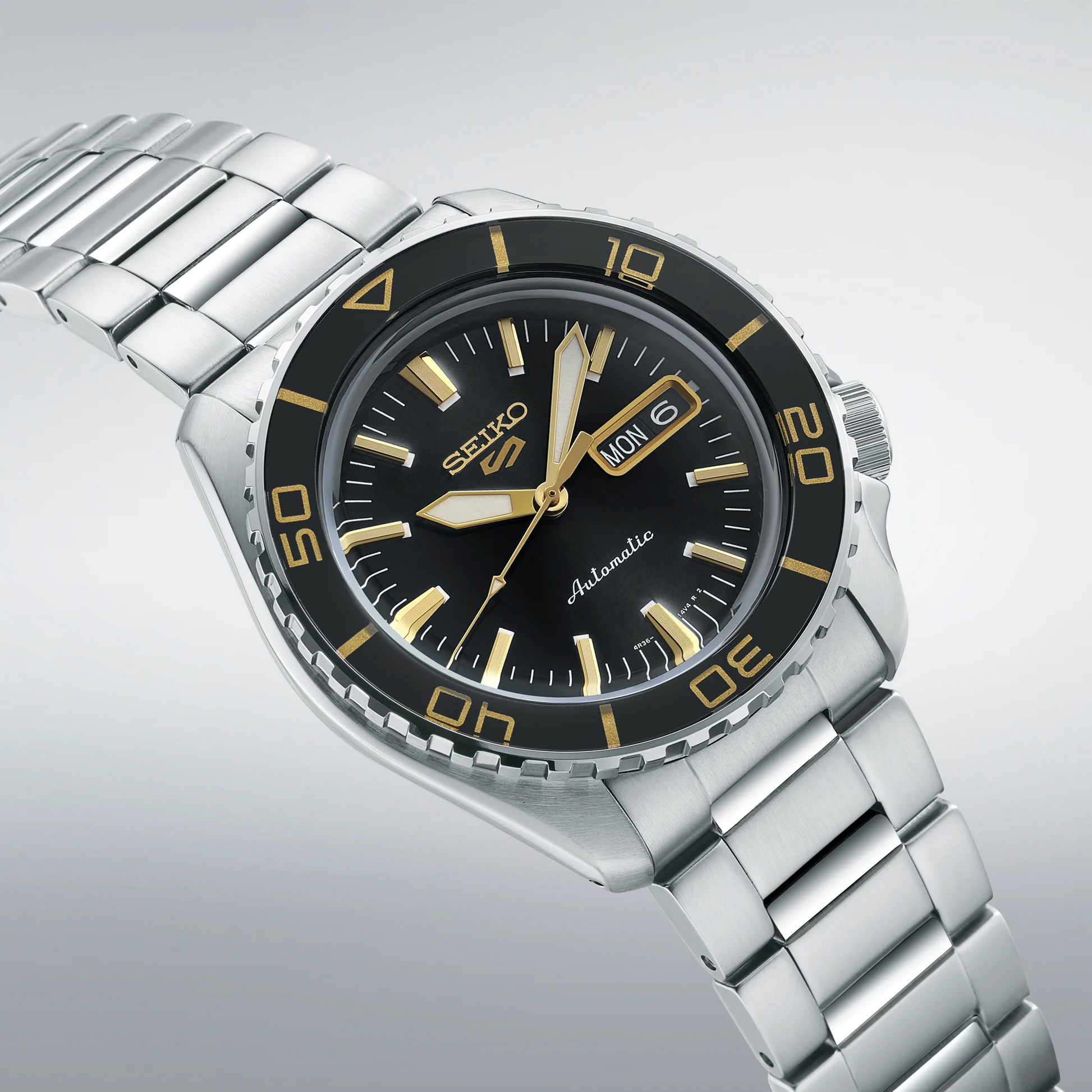 SEIKO_5_SPORTS_SRPK99_4