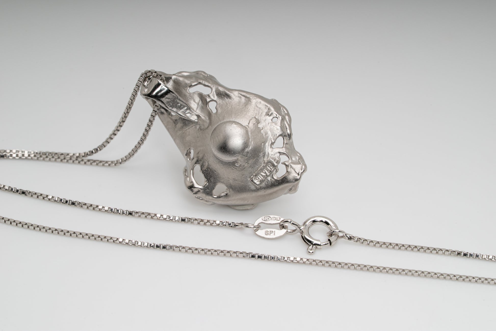 Fine quality 9-10mm natural pink freshwater pearl necklace with sterling silver handcrafted setting from Kofu Japan, button-shaped high-luster pearl, Italian-made 16-inch sterling silver box chain, exclusive design by Miseki Jewelry