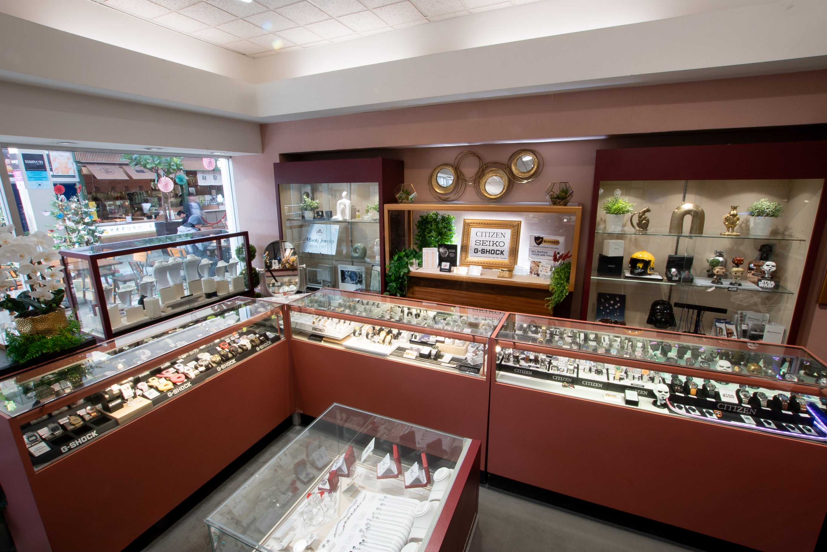 Miseki Jewelry watch showcase in San Francisco Japantown, authorized Seiko Citizen Casio G-SHOCK retailer since 1967