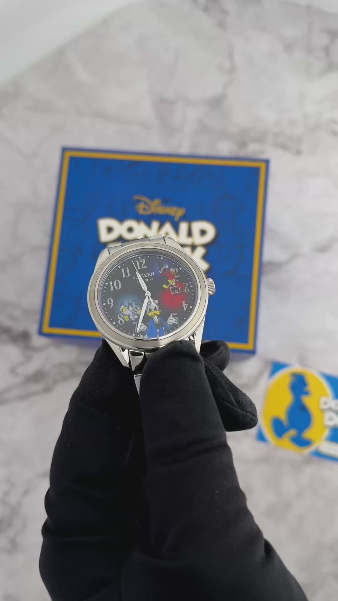 Citizen_FeistyDonaldDuck90thAnniversaryLimitedEditionBoxedSet_AW1691-66W_1