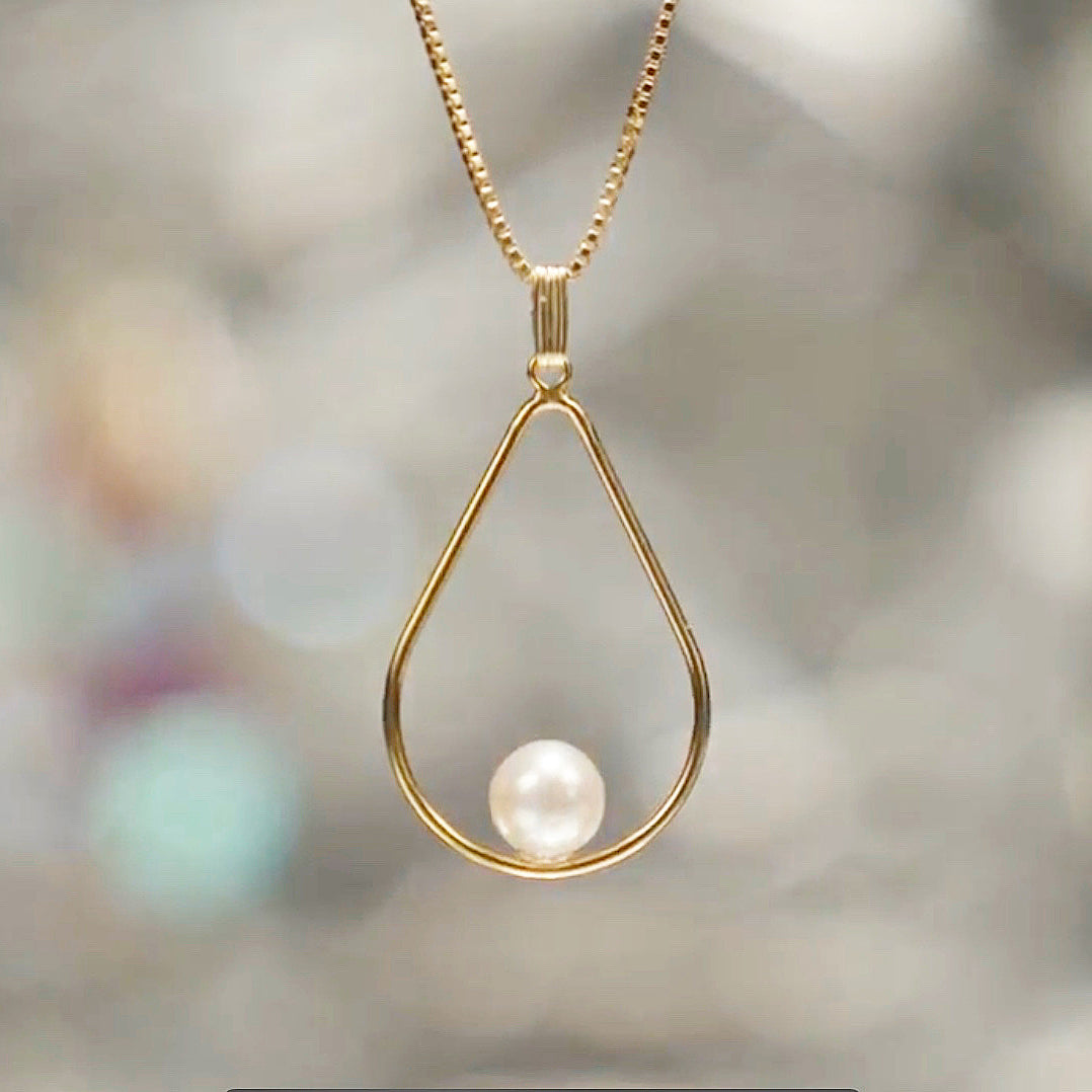 Freshwater pearl in 14/20 GF teardrop pendant